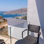 Hotel Arrei 4*