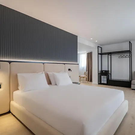 Hotel Arrei 4*