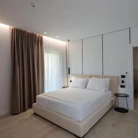 Hotel Arrei 4*