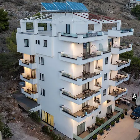 Arrei Hotel 4*