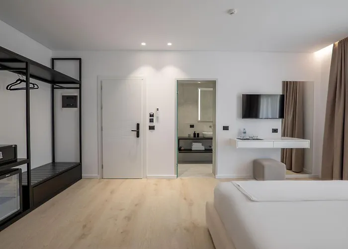 Hotel Arrei 4*