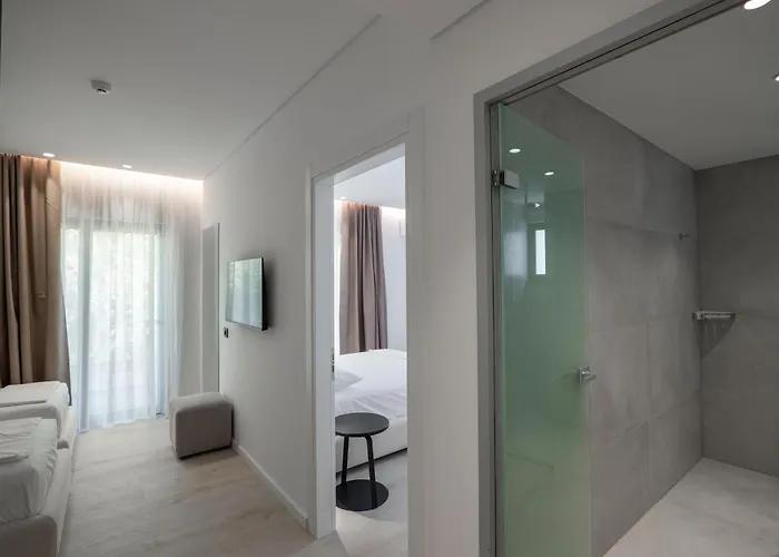 Hotel Arrei 4*